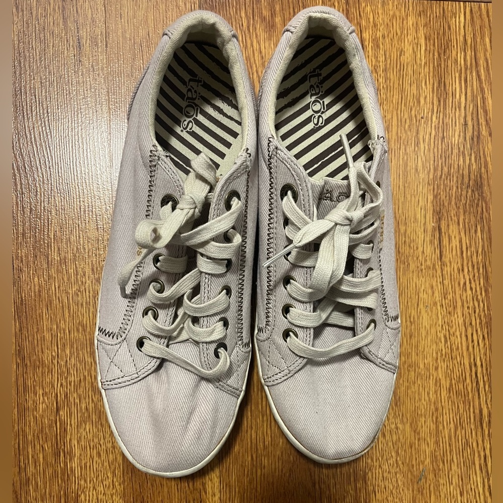 Taos Star Canvas Sneakers size 10